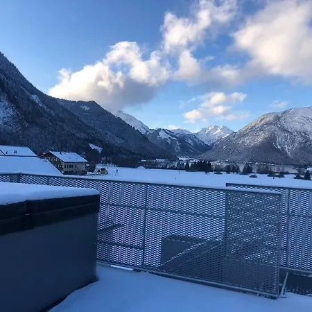 Urban Alpine Penthouse With View * Maurach (Achensee)