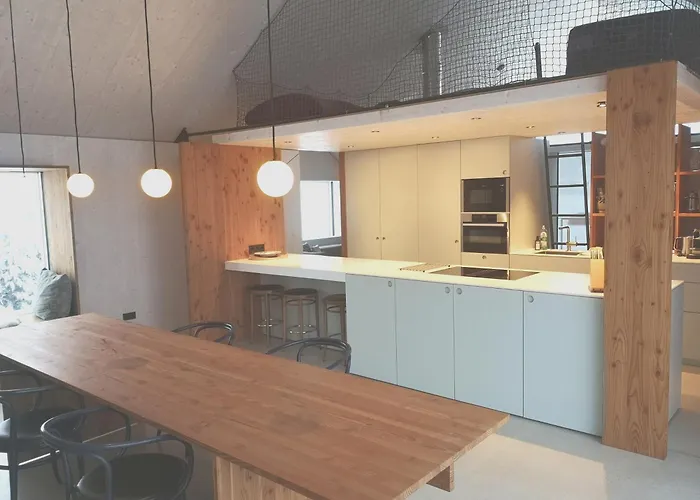 Urban Alpine Penthouse With View Maurach (Achensee)