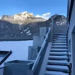 Hébergement de vacances Modern Alpine Penthouse With Lake View *