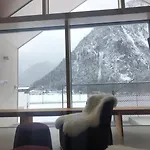 Modern Alpine Penthouse With Lake View Hébergement de vacances
