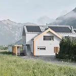 Modern Alpine Penthouse With Lake View Hébergement de vacances *