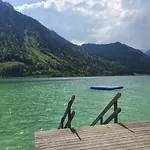 Hébergement de vacances Modern Alpine Penthouse With Lake View *