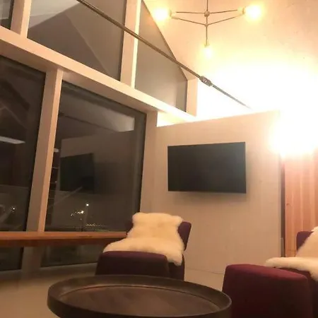 Vakantiehuis Modern Alpine Penthouse With View