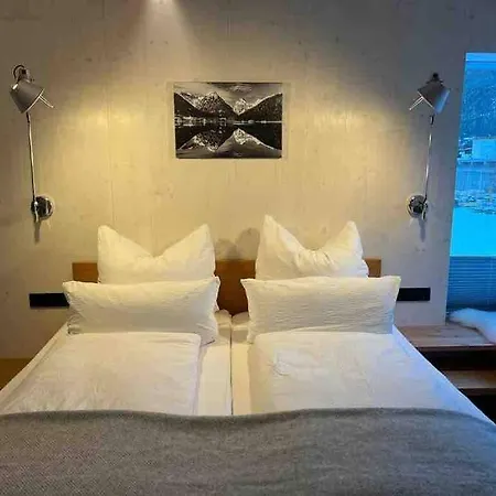Urban Alpine Penthouse With View 펜션 마우라흐