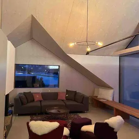 Modern Alpine Penthouse With View Vakantiehuis *
