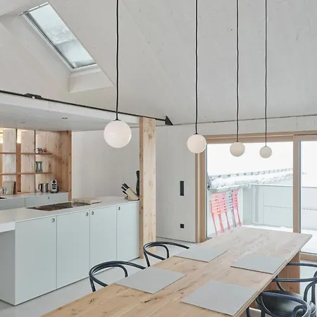 Vakantiehuis Modern Alpine Penthouse With View