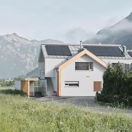 Modern Alpine Penthouse With View Vakantiehuis *