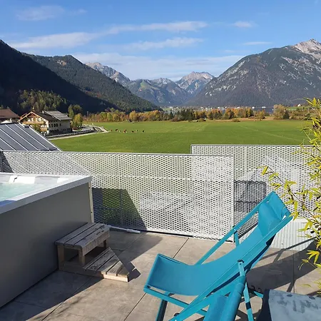 Modern Alpine Penthouse With View Vakantiehuis